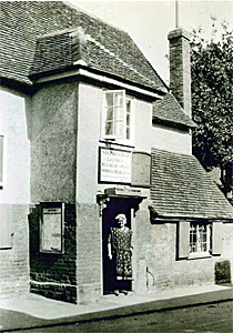 Rosina Peck at the door of the Five Bells about 1950 [WB/Green4/5/Shi/FB1]